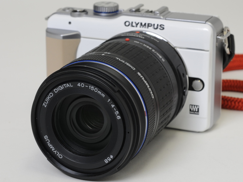 <b>ZUIKO DIGITAL ED 40-150mm F4-5.6とMMF-2を装着</b>