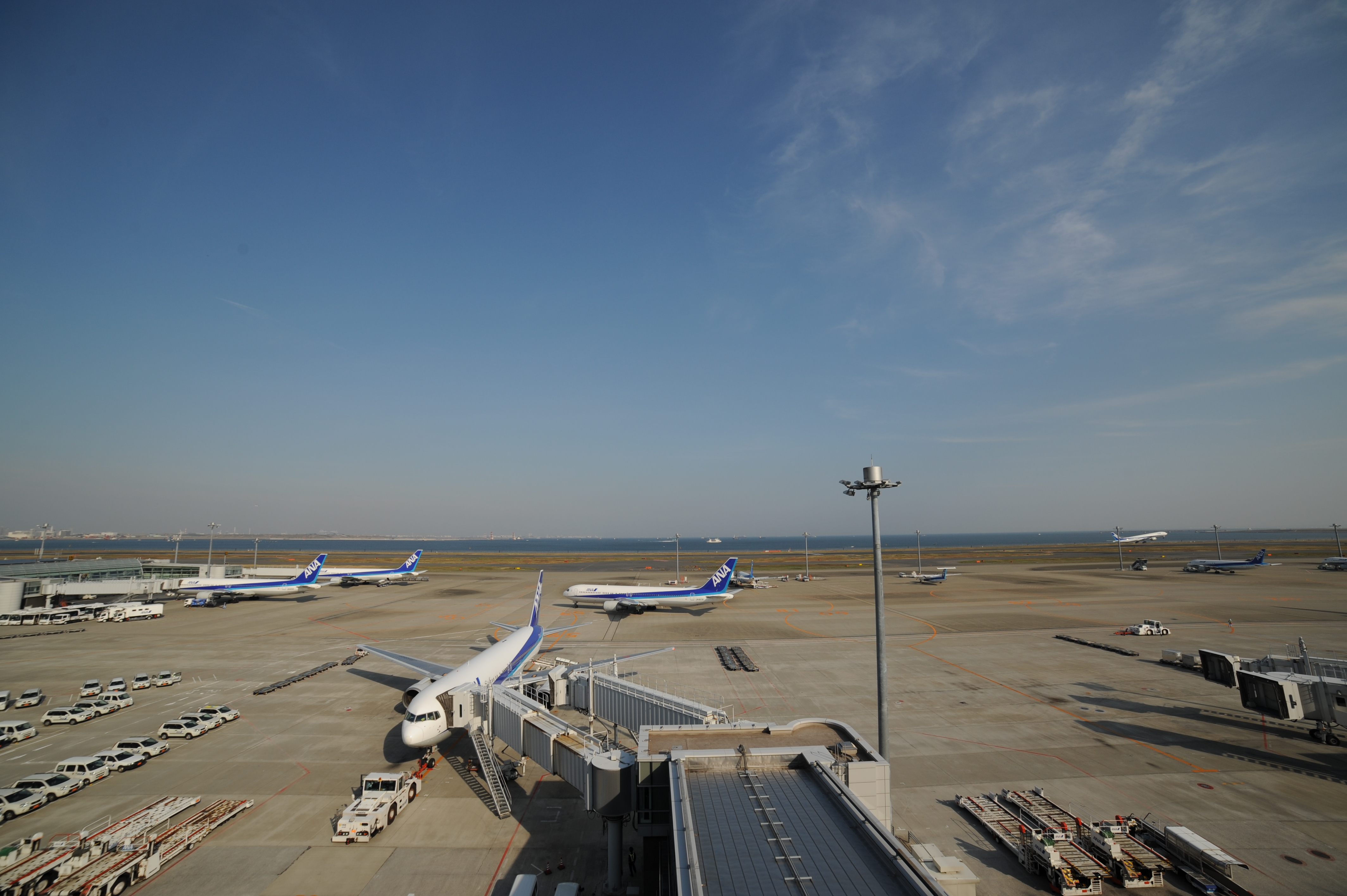 <b>D700 / 14mm F2.8 ED AS IF UMC / 4,256×2,832 / 1/800秒 / F8 / -0.7EV / ISO200 / 絞り優先AE / WB:オート / 14mm</b>