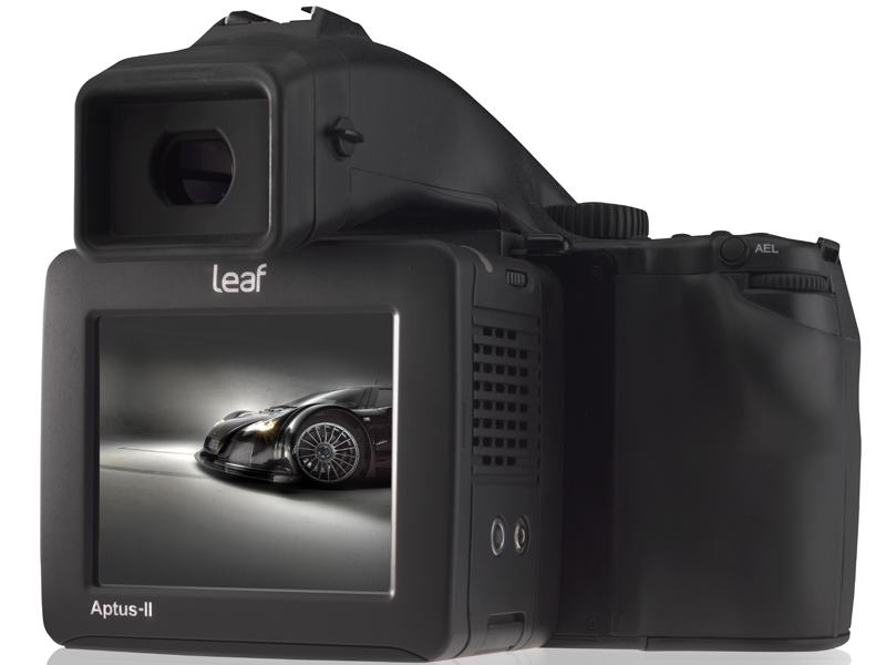 <b>カメラボディに装着したAptus II 12R/12</b>