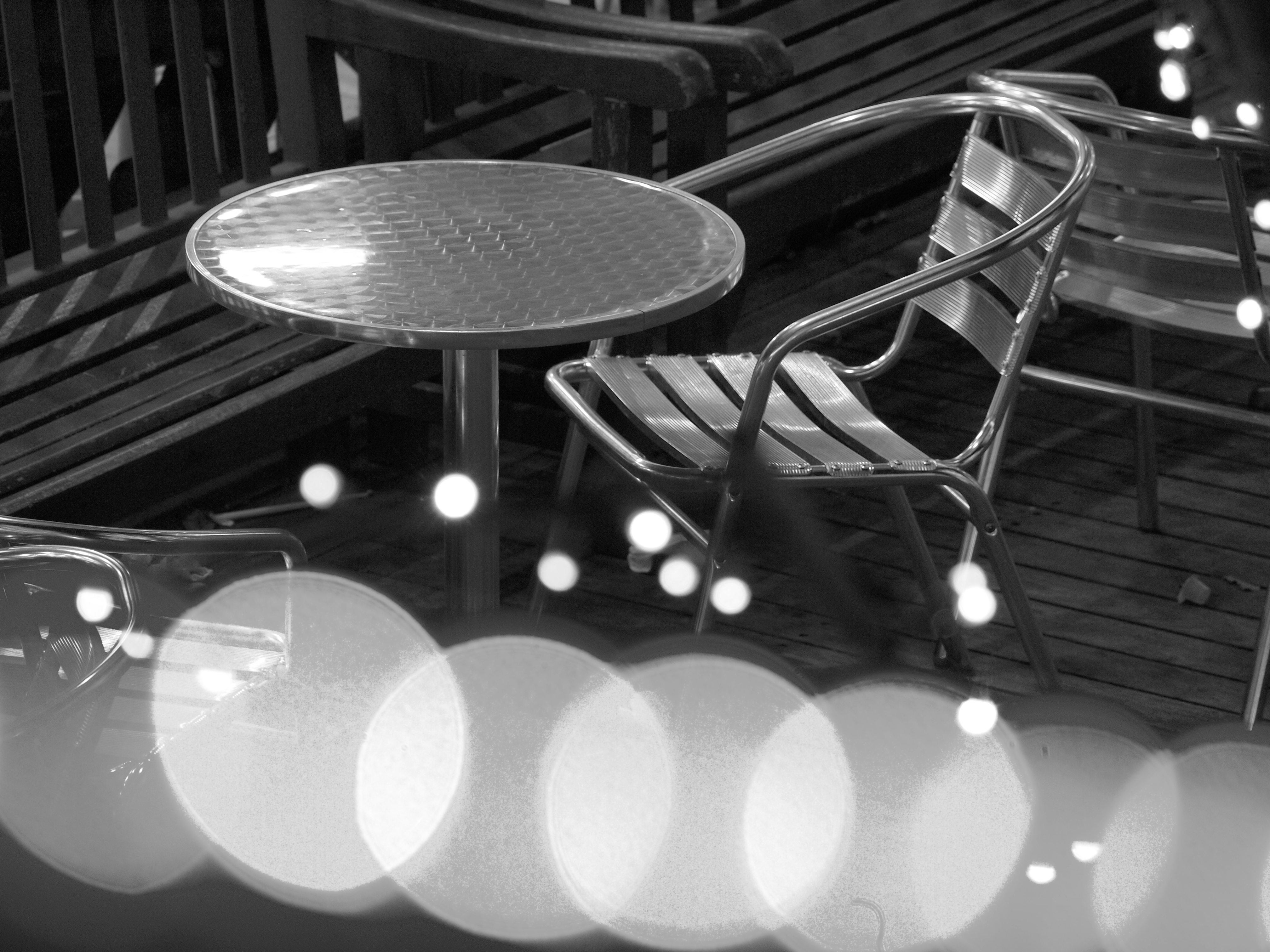 <b>E-P2 / M.ZUIKO DIGITAL ED 75-300mm F4.8-6.7 / 約4.8MB / 4,032×3,024 / 1/8秒 / F5.5 / +0.3EV / ISO200 / WB:オート / 132mm / 仕上がり:モノクロ</b>