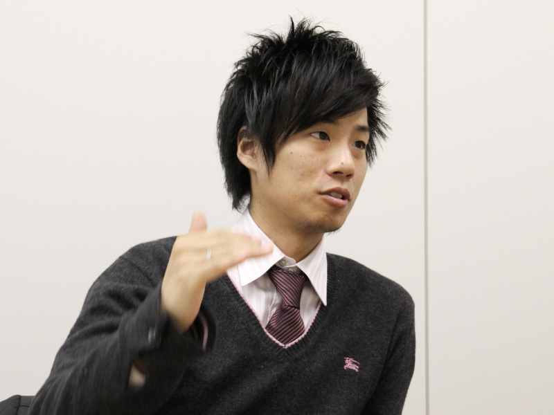 <b>株式会社アールディエス取締役、杉原行里氏。工業デザイン、カーボン成形、クレイモデルを得意とする会社だ</b>