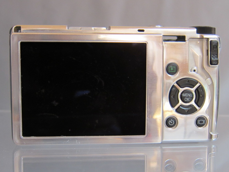 <b>鏡面仕上げした背面ボディ。細かい凹凸に至るまで、ていねいに磨き上げられている（画像提供：H・L・C倶楽部）</b>