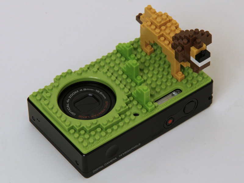 <b>同梱のブロックで組んだライオンを設置したところ</b>