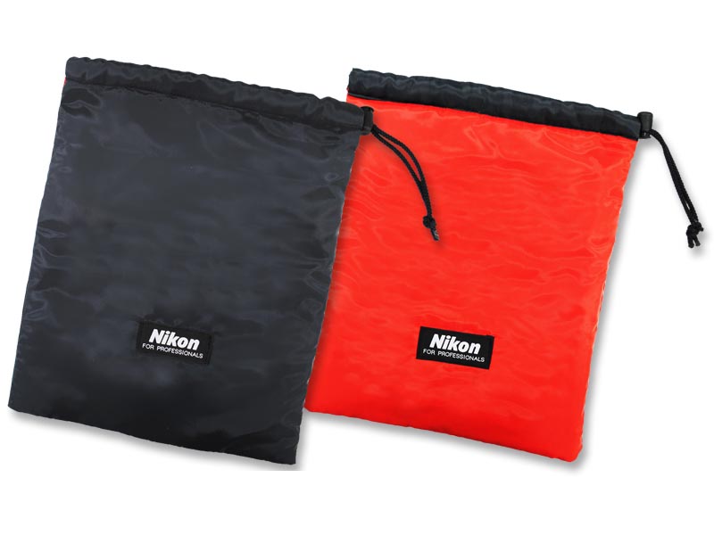 <b>ブラック×レッド（左から表面、裏面）</b>