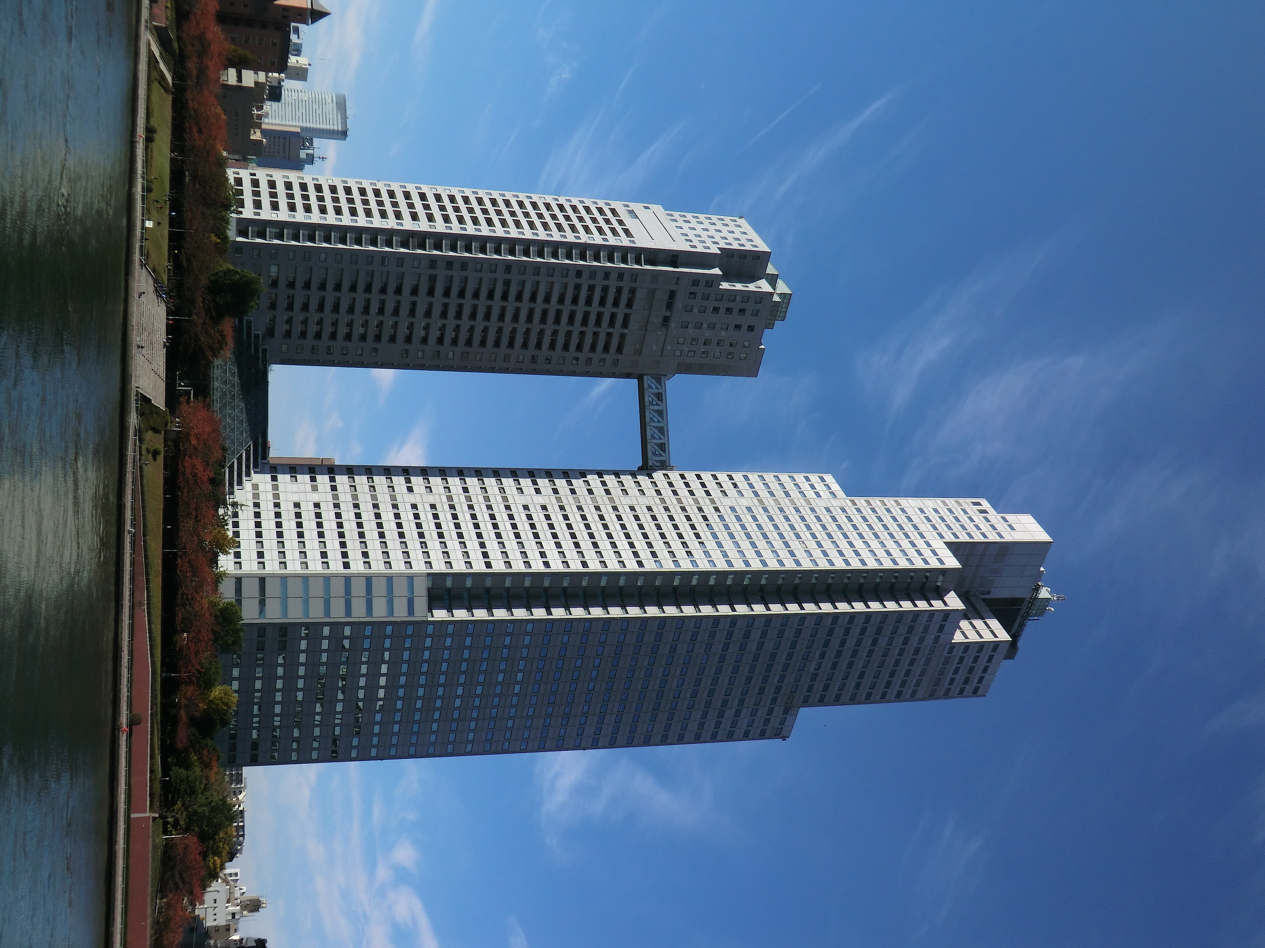 <b>超解像オン<br>4,320×3,240 / 1/250秒 / F8.4 / -0.7EV / ISO80 / WB:オート / 6.1mm（34mm相当）</b>