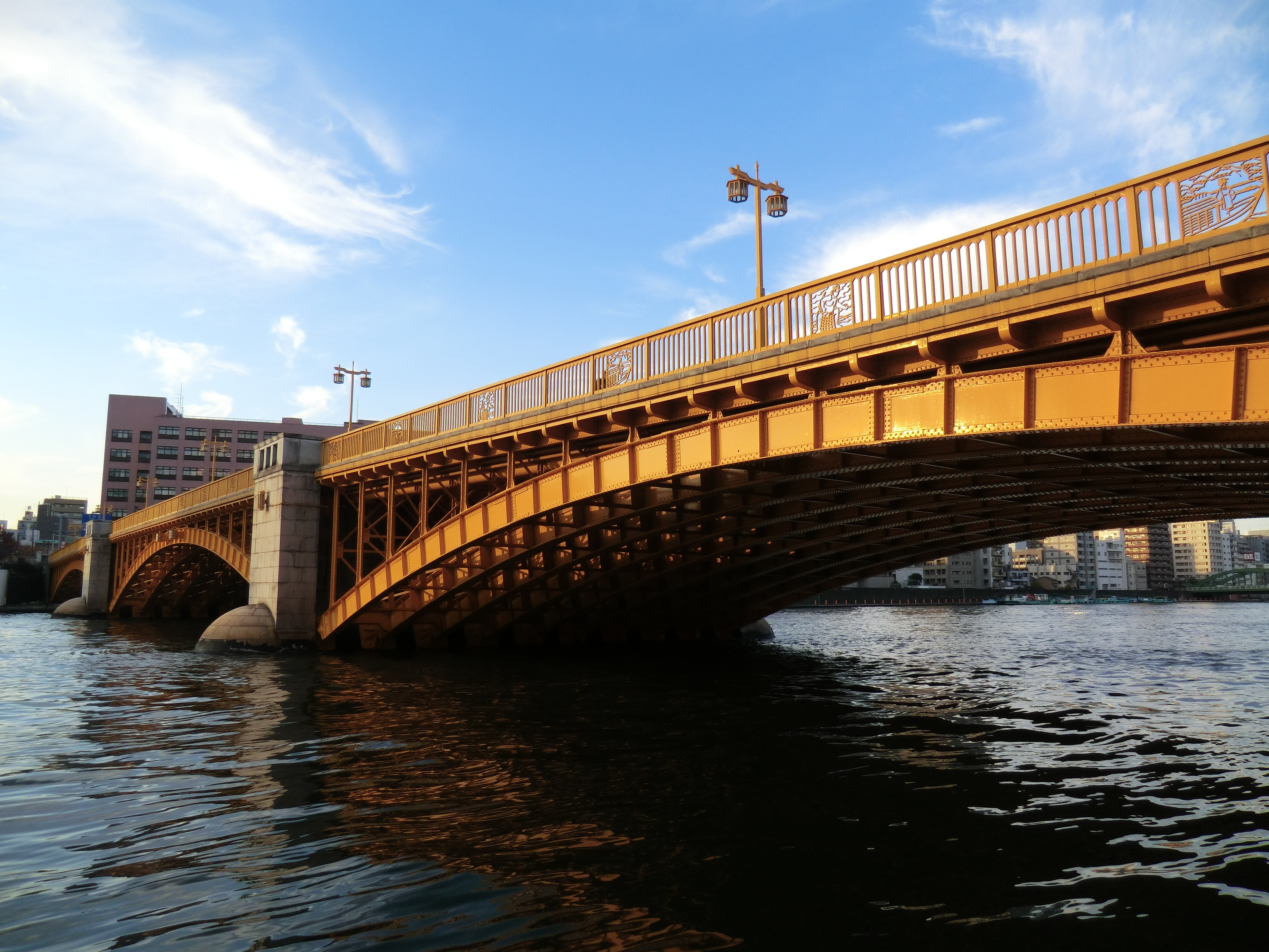 <b>ISO80<br>4,320×3,240 / 1/250秒 / F3.2 / 0.3EV / WB:太陽光 / 4.3mm（24mm相当）</b>