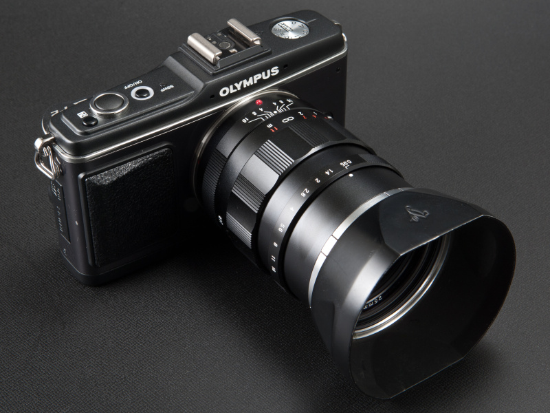 <b>310/54はフィルター径52mm（外径54mm）のレンズに装着できる。中古価格は4,000円程度だ</b>