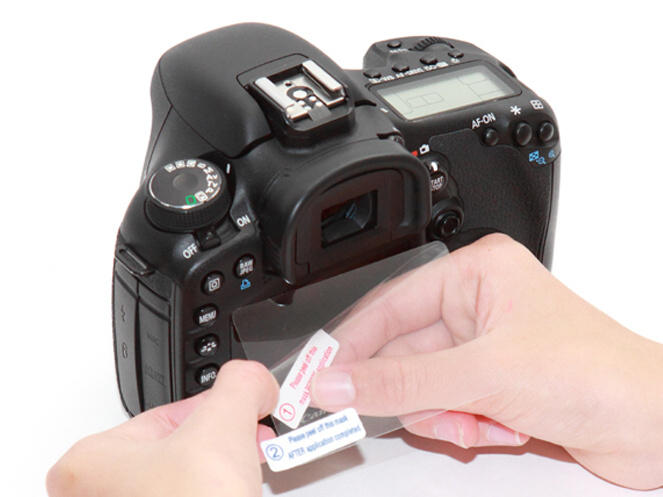 <b>液晶モニターの保護フィルムが付属</b>