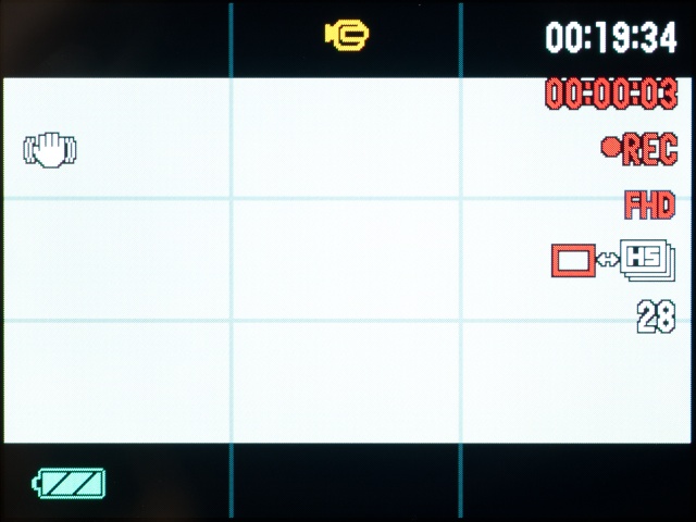 <b>こちらは動画撮影中の画面。静止画よりも少し画角が狭くなる</b>