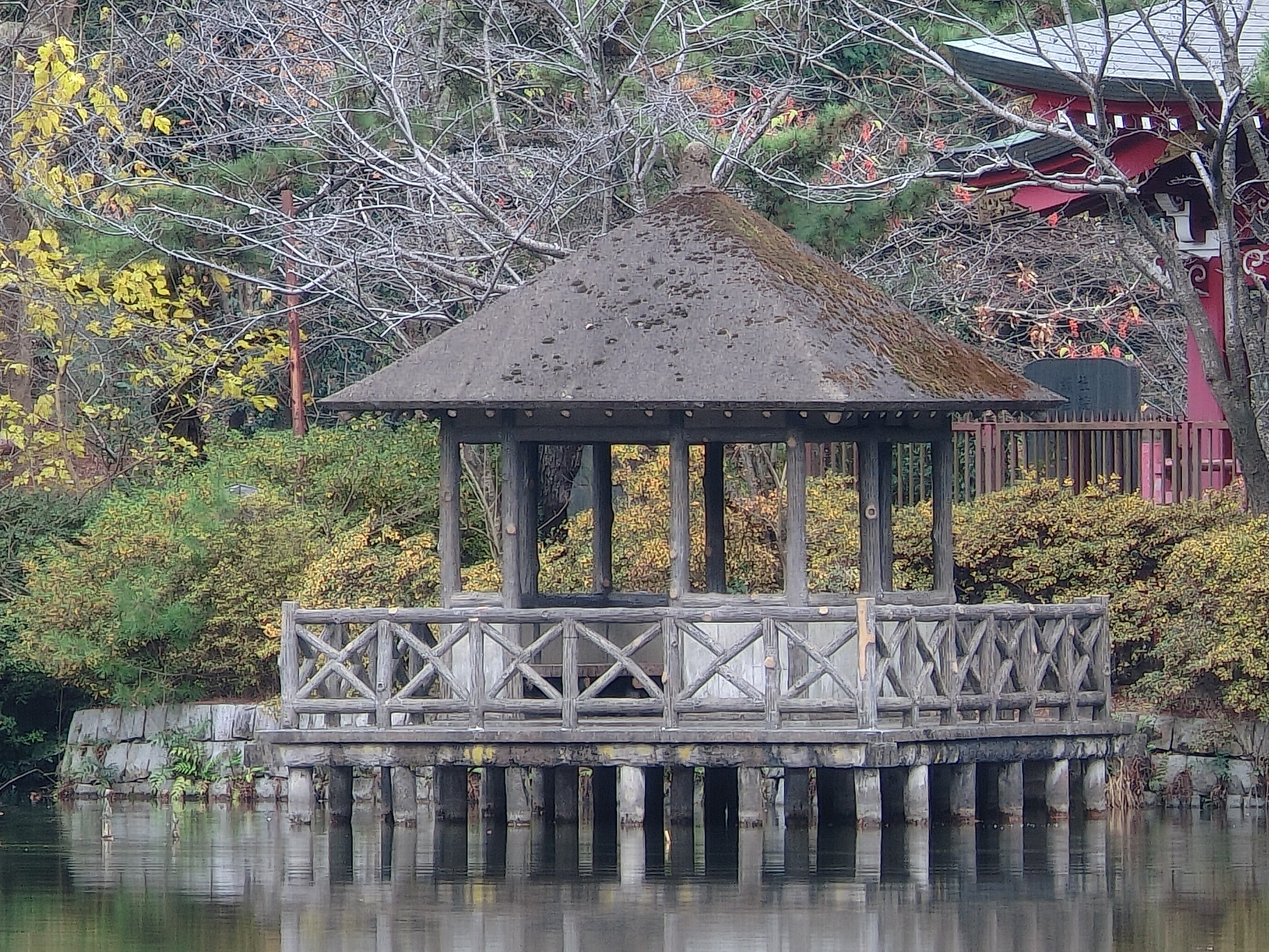<b>マルチ超解像の望遠端<br>3,648×2,736 / 1/25秒 / F5.9 / -0.7EV / ISO100 / WB:太陽光 / 35mm（196mm相当）</b>