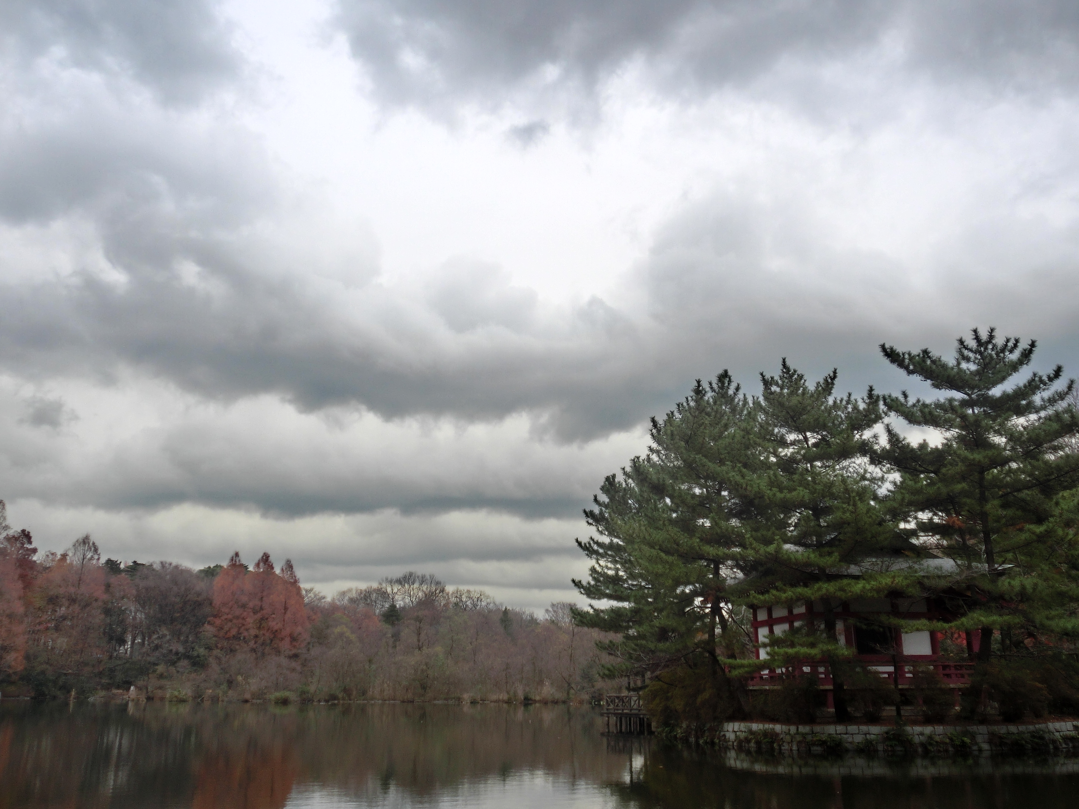 <b>HDR<br>3,648×2,736 / 1/640秒 / F3 / 0EV / ISO100 / WB:太陽光 / 5mm（28mm相当）</b>