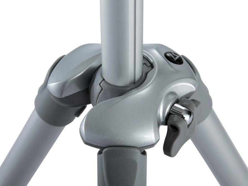 <b>オープンキャノピーデザインと呼ぶセンターコラムの反転機構を搭載。三脚本体は上から見るとC字型に見える</b>