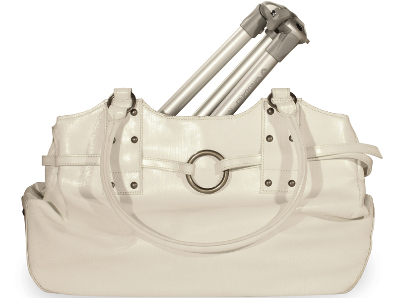 <b>折り畳んだ状態でバッグに収納できる</b>