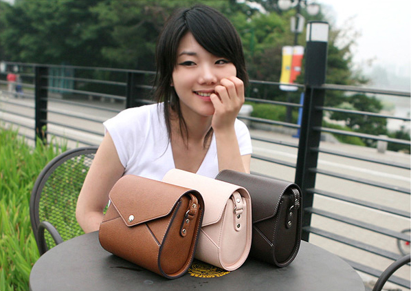 <b>左からタン、ピンク、ブラウン</b>