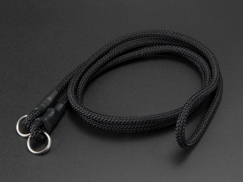 <b>ルミエールオリジナルストラップは5,250円。同素材のハンドストラップもラインナップしている</b>