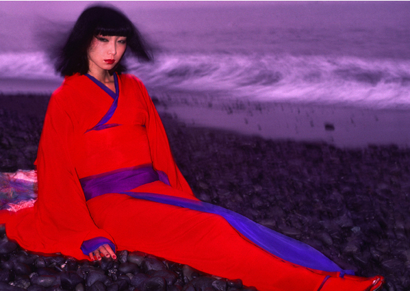 <b>「京朋カレンダー」より1976年 Photo by Alao Yokogi (c)</b>