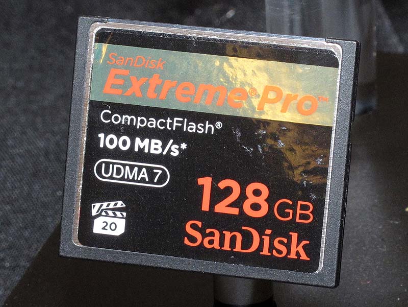 <b>100MB/秒の128GBタイプ</b>