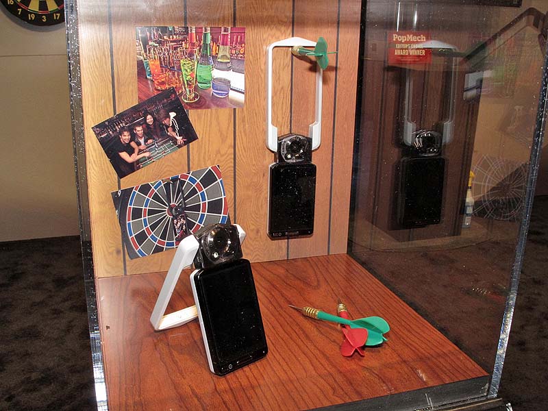 <b>自立する点や壁などに掛けられる点をアピール</b>