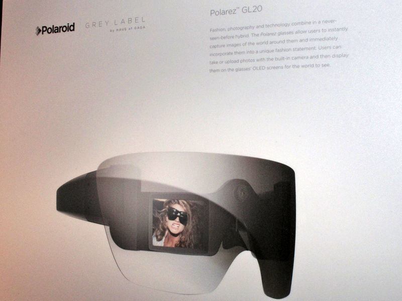 <b>Polarez GL20。ブースに実機の展示はなく。この製品写真のみだった。</b>