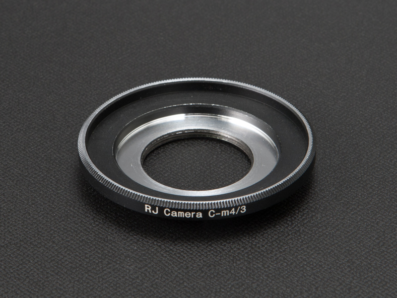 <b>RJ Camera製のマイクロフォーサーズ用Cマウントアダプターは、muk selectで取り扱いがある。価格は4,500円</b>