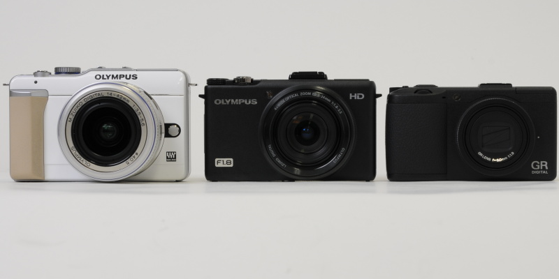 <b>E-PL1（左）、XZ-1（中）、GR DIGITAL III（右）</b>