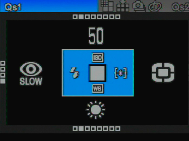 <b>QS（Quick Set）のメニュー画面。該当する十字キーのボタンで、各設定を変更する。直感的でスピーディな設定の変更が可能</b>