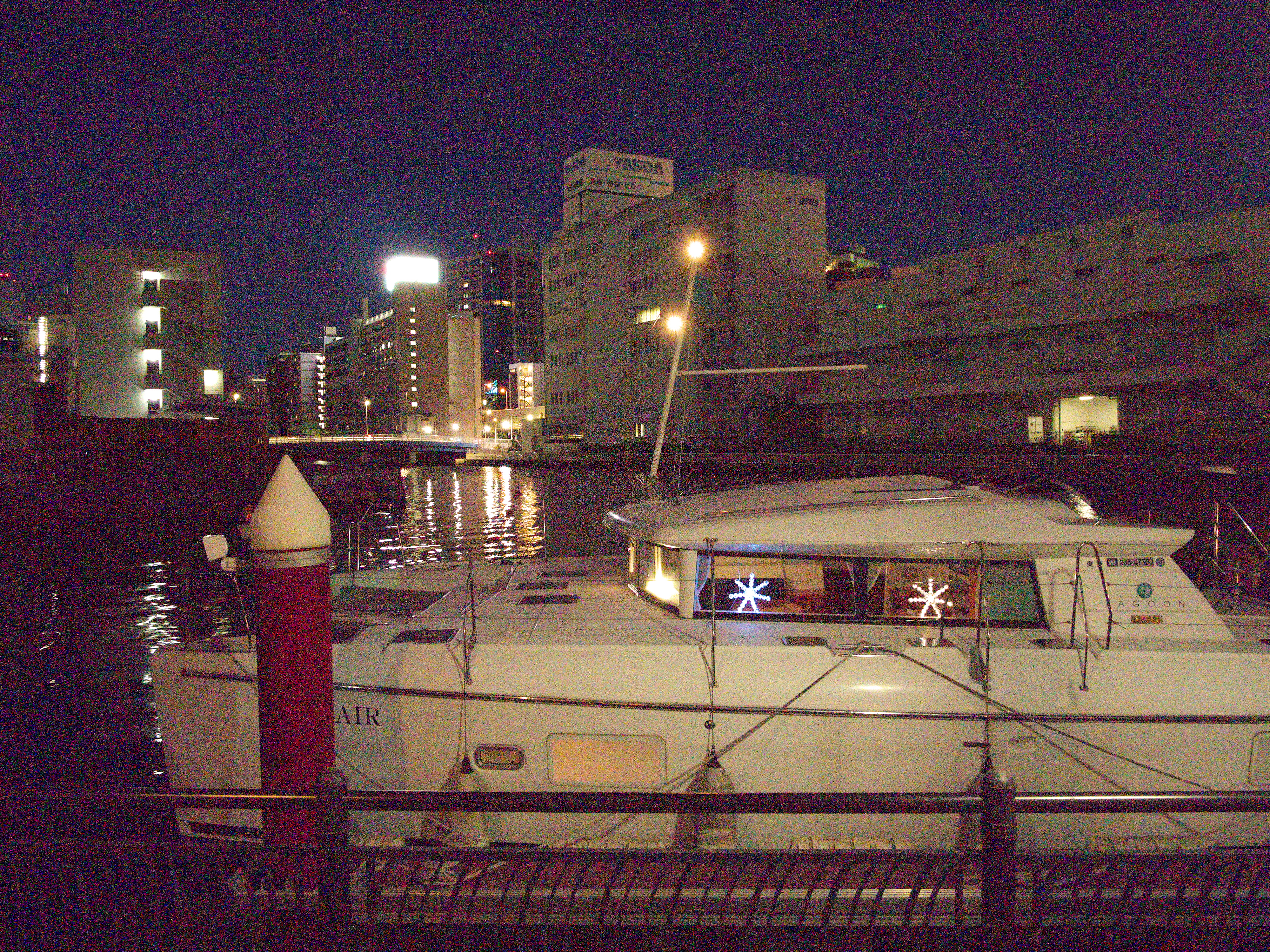 <b>DMC-GF2 / LUMIX G 14mm F2.5 ASPH. / 約12.7MB / 4,000×3,000 / 1/10秒 / F5.6 / 0EV / ISO6400</b>