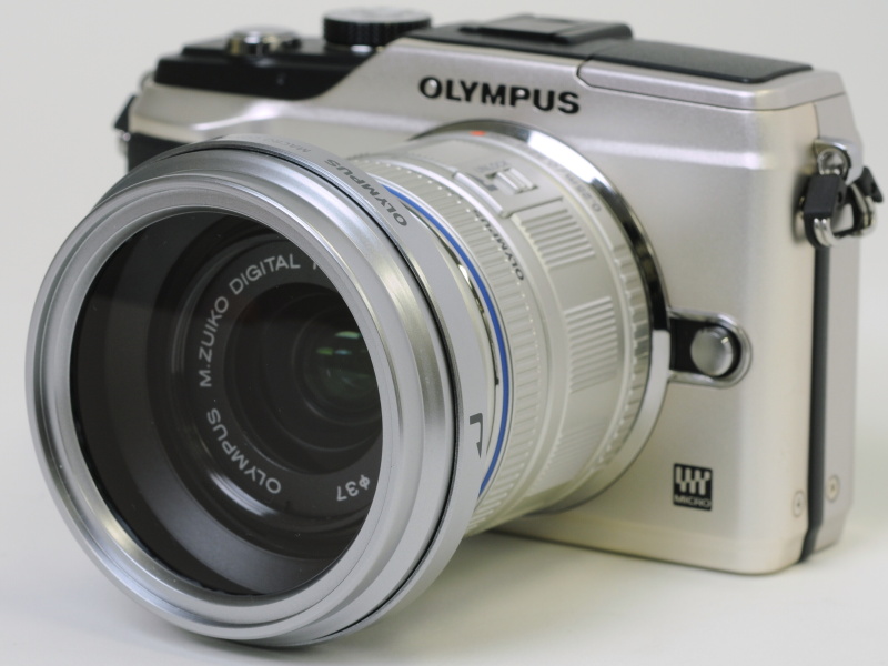 <b>マクロコンバーター「MCON-P01」の装着例</b>