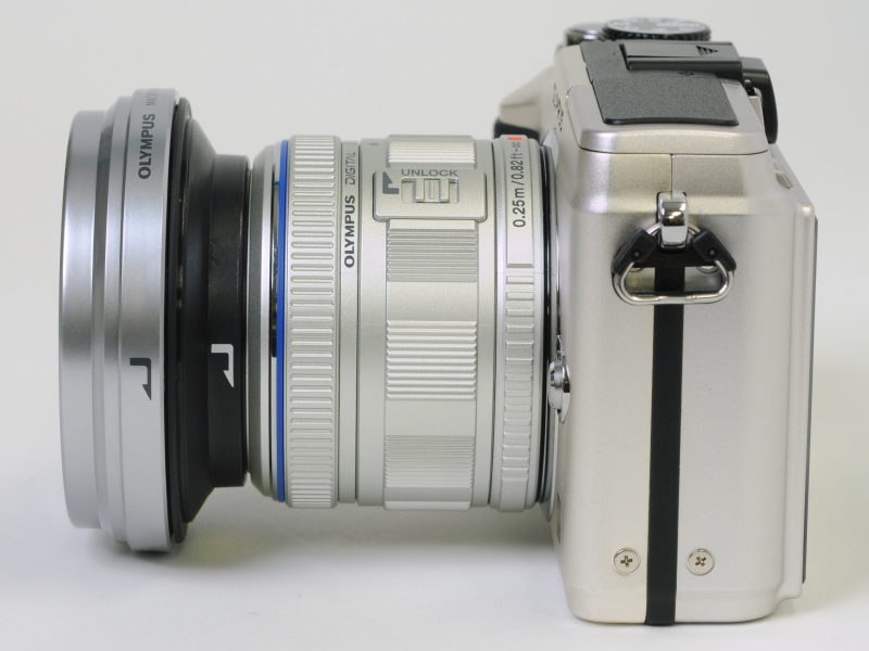 <b>マクロコンバーター「MCON-P01」の装着例</b>