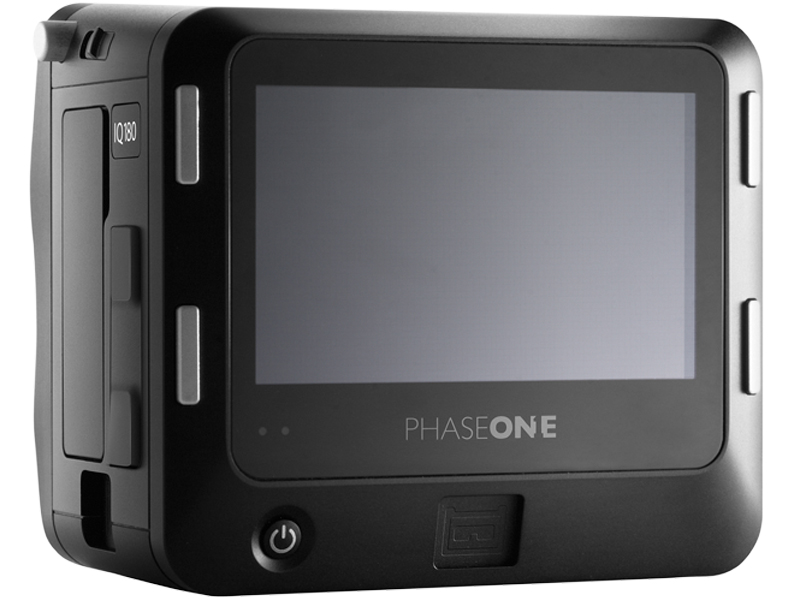 <b>645DFにIQ180を装着したところ</b>