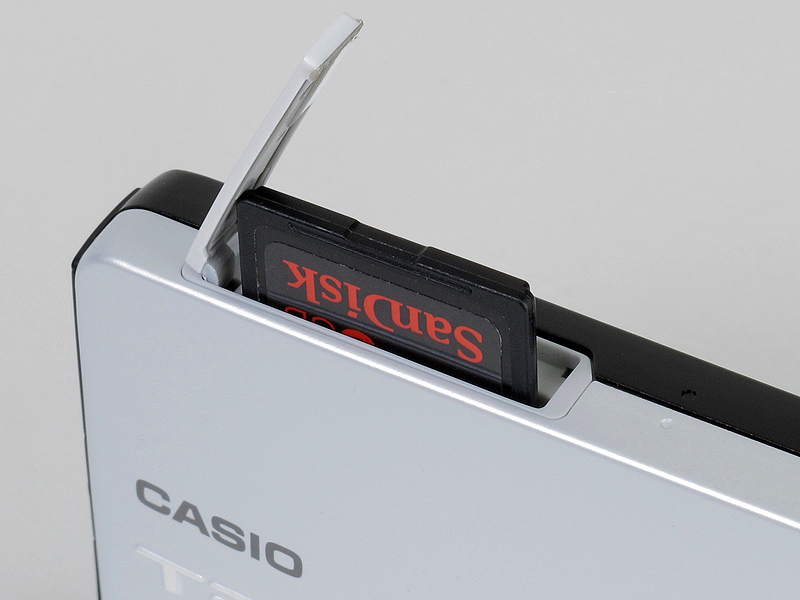 <b>SDメモリーカード系が使用できる</b>