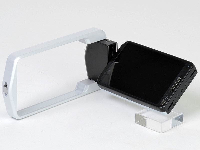 <b>ほとんどの形態でバリアングル液晶モニターとして使用できる</b>