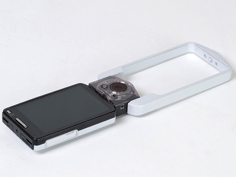 <b>フレームを伸ばして液晶モニターを反転したところ</b>