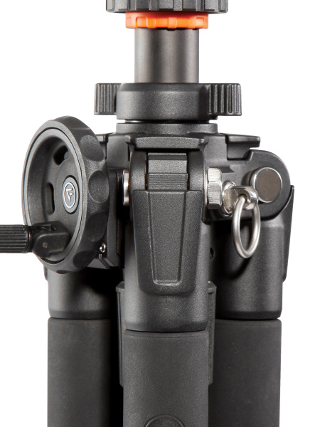 <b>3段階の開脚機構を搭載</b>