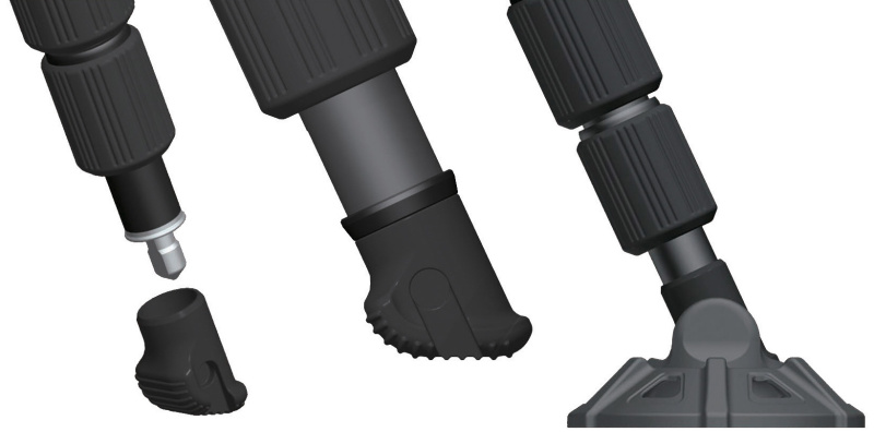 <b>スパイクとゴム足を利用可能。右はスノーシュー装着時</b>