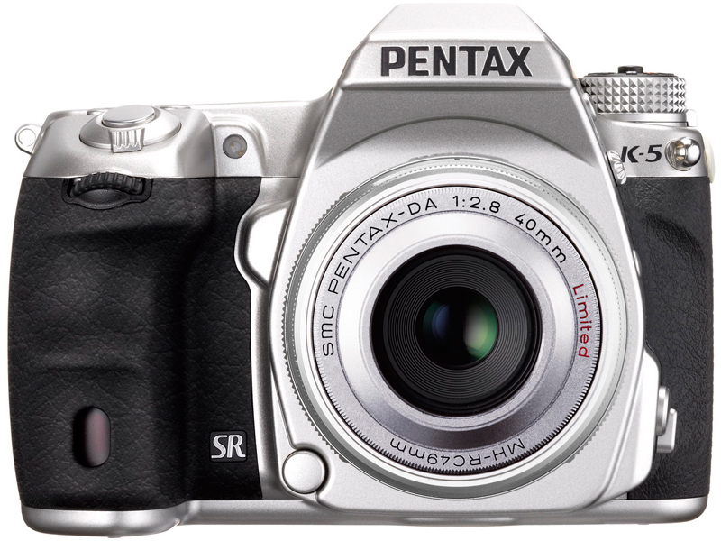 <b>DA 40mm F2.8 Limited Silverを装着したK-5 Limited Silver</b>