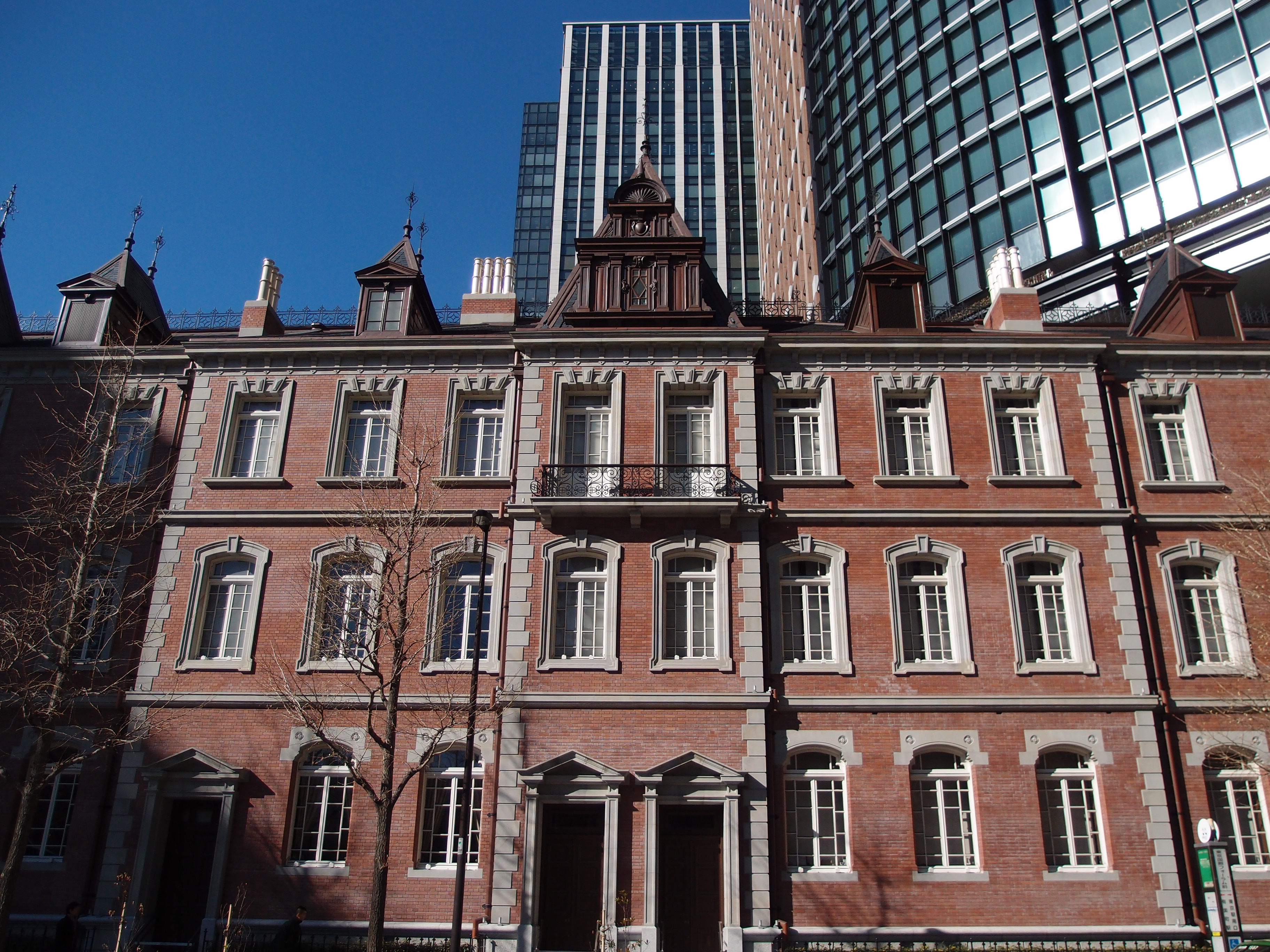 <b>広角端F1.8<br>XZ-1 / 3,648×2,736 / 1/640秒 / -0.3EV / ISO100 / WB:オート / 6mm（28mm相当）</b>