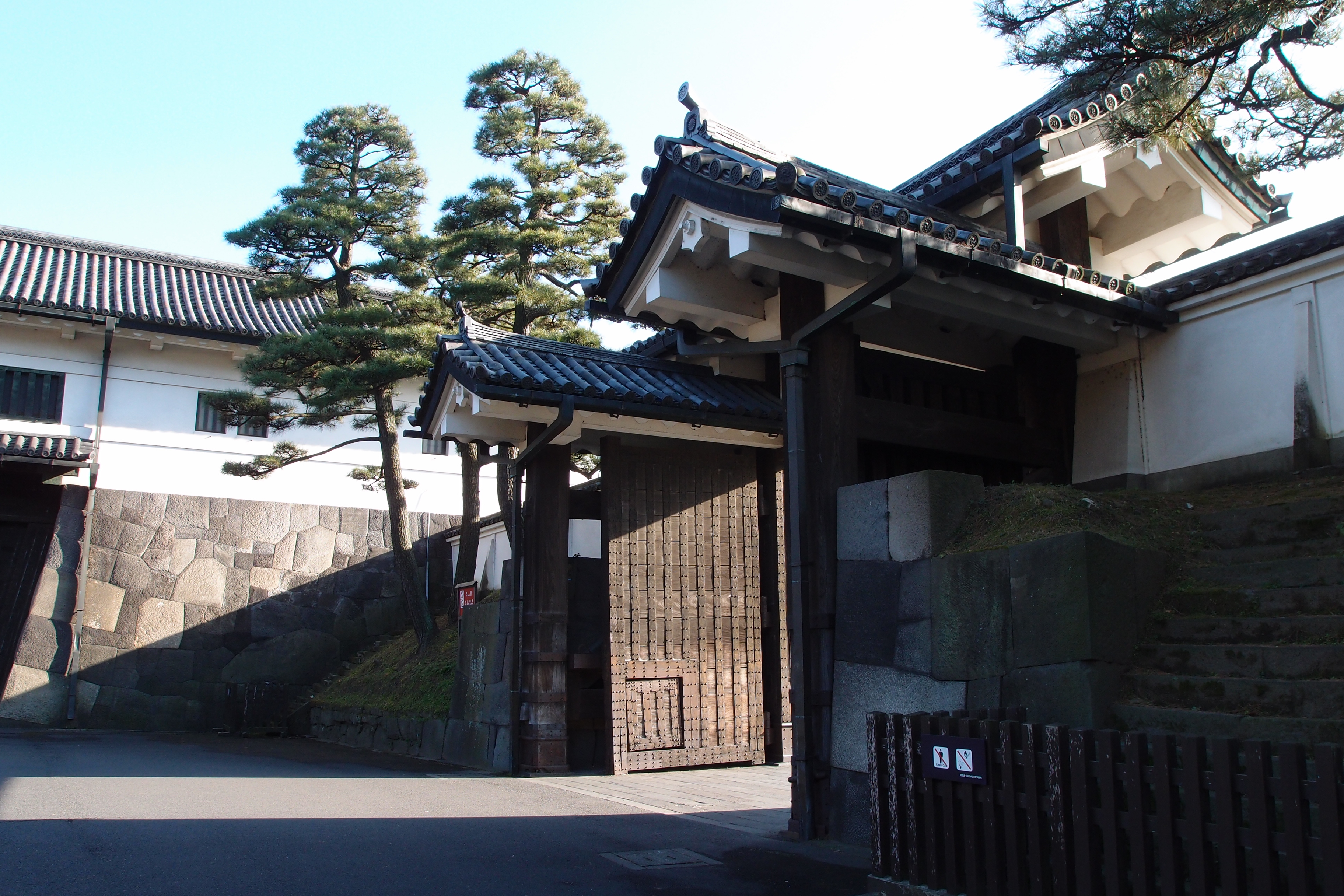 <b>3:2<br>XZ-1 /3,648×2,432 / 1/160秒 / F4 / -1EV / ISO100 / WB:太陽光 / 6mm（28mm相当）</b>