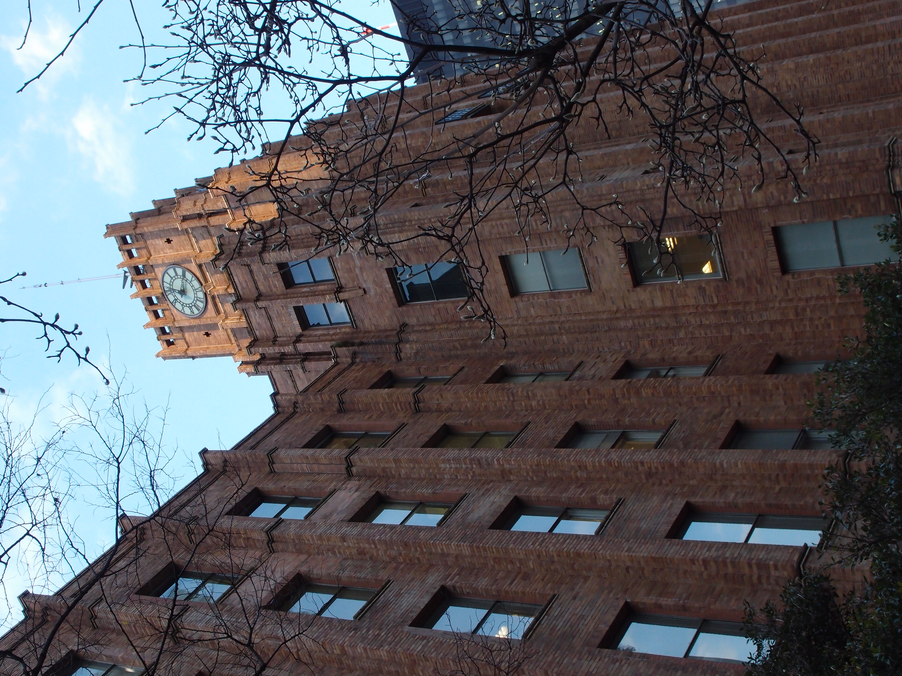 <b>ISO200<br>XZ-1 / 3,648×2,736 / 1/100秒 / F5.6 / -1EV / WB:太陽光 / 8.99mm（41mm相当）</b>