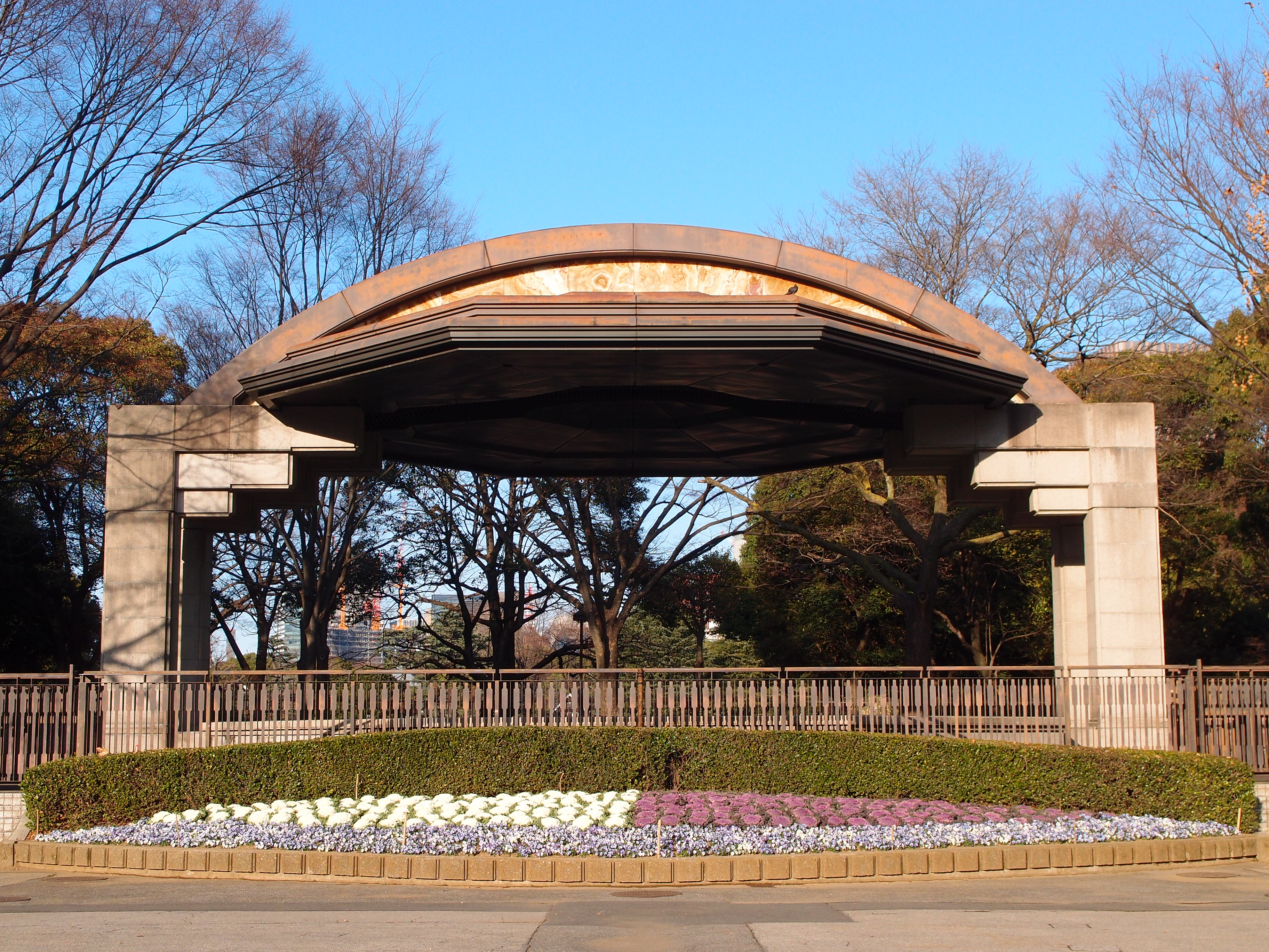 <b>ピクチャーモード:VIVID<br>XZ-1 / 3,648×2,736 / プログラムAE / 1/640秒 / F3.5 / -0.7EV / ISO100 / WB:太陽光 / 9.87mm（46mm相当）</b>