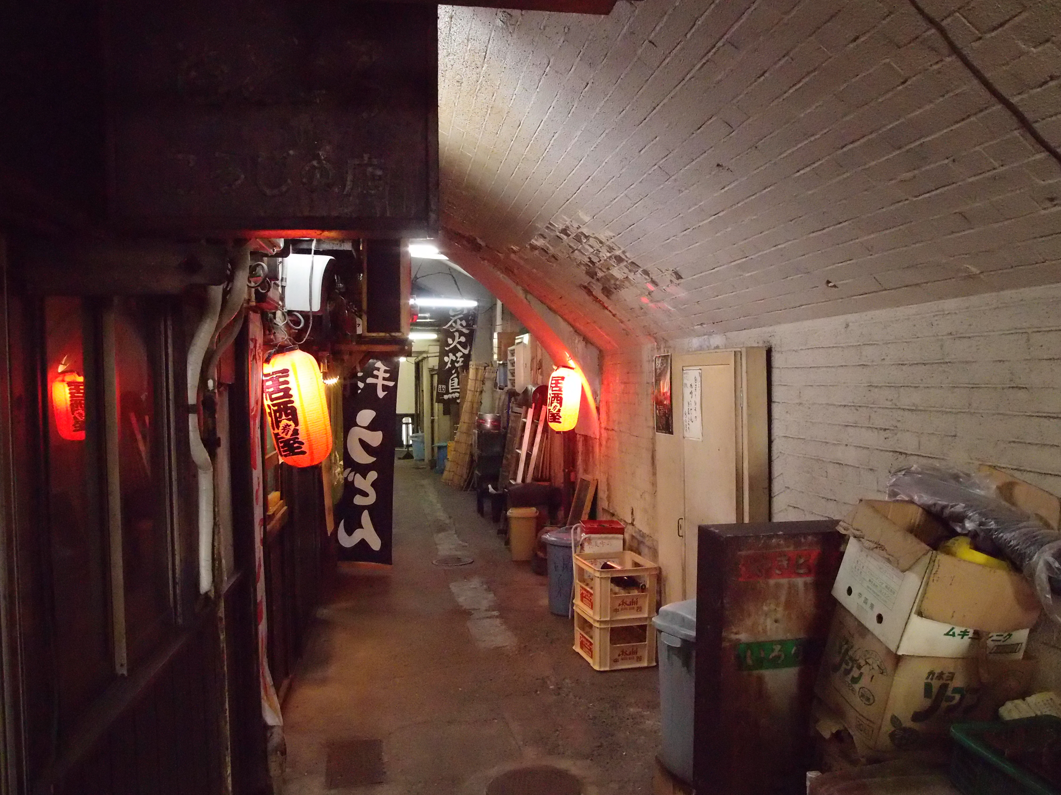 <b>ISO1600でこのくらいの画質。RAW画像をうまく現像すれば、ちょっと前の一眼カメラに勝てるんじゃないかと思えるレベル<br>XZ-1 / 3,648×2,736 / プログラムAE / 1/100秒 / F2.5 / 0EV / ISO1600 / WB:オート / 6mm（28mm相当）</b>