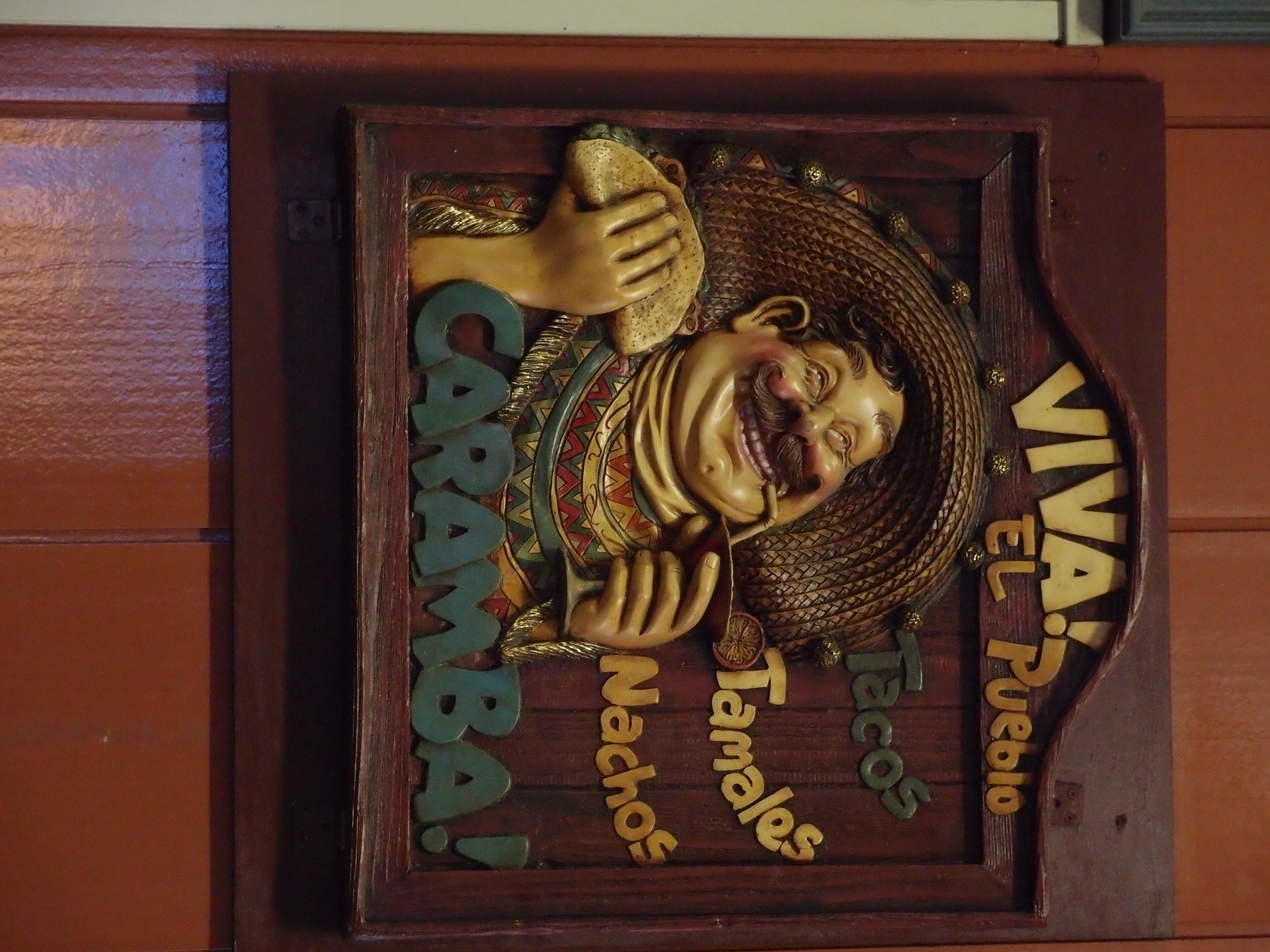 <b>感度オートだとISO800まで自動でアップするようだが、1/2秒くらいの低速シャッターになったりする。なので、手動がベターだ<br>XZ-1 / 3,648×2,736 / プログラムAE / 1/30秒 / F2.5 / 0EV / ISO800 / WB:オート / 24mm（112mm相当）</b>