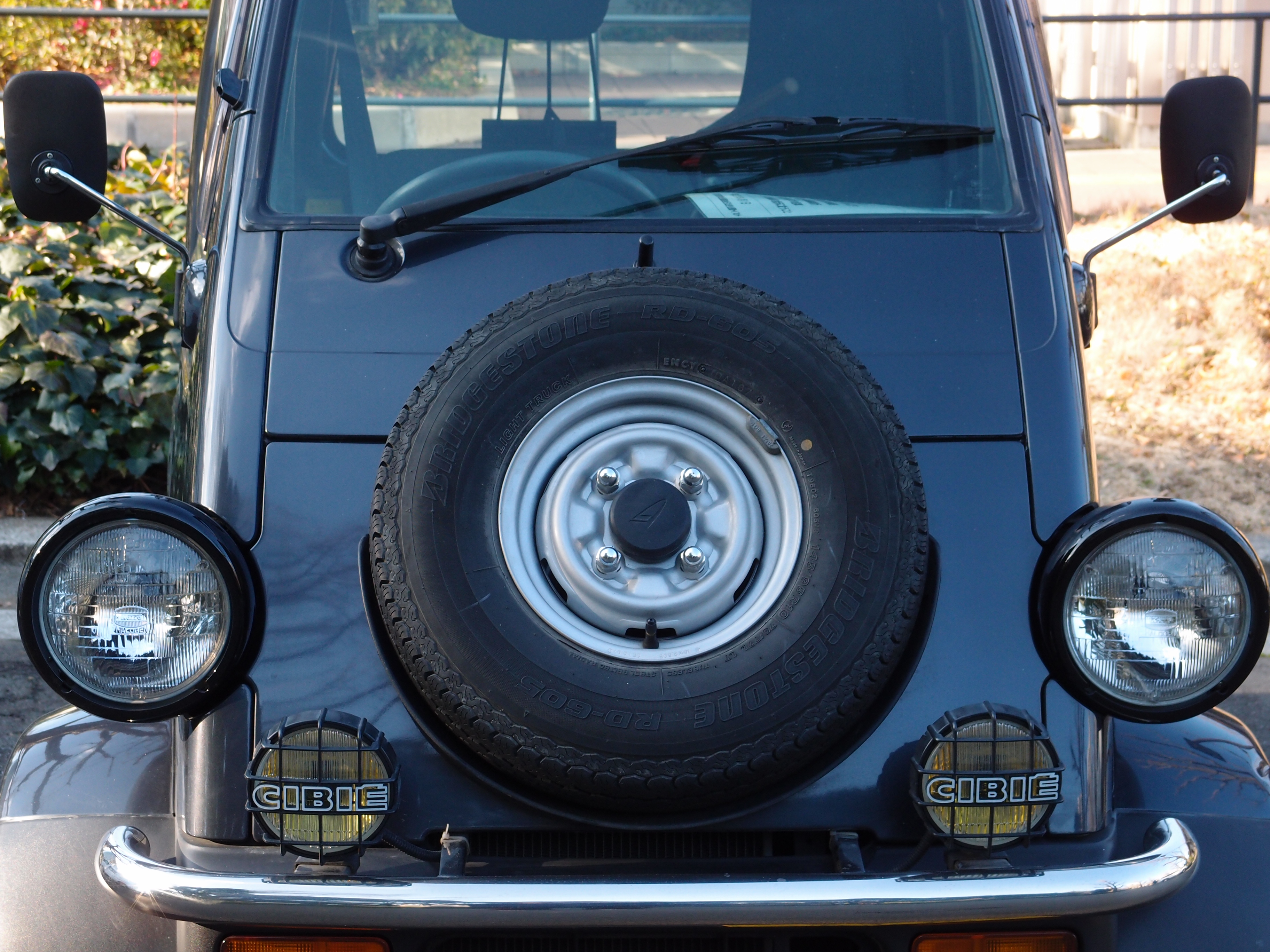 <b>公園の駐車場に駐まっていたミゼットII。久しぶりに見たと思ったら、製造終了からもう10年経ってた<br>XZ-1 / 3,648×2,736 / 1/100秒 / F4 / -0.3EV / ISO100 / WB:オート / 16.63mm（77mm相当）</b>