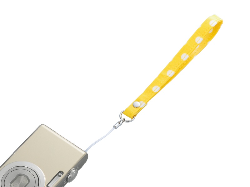 <b>ケースと同じ柄のストラップが付属する</b>