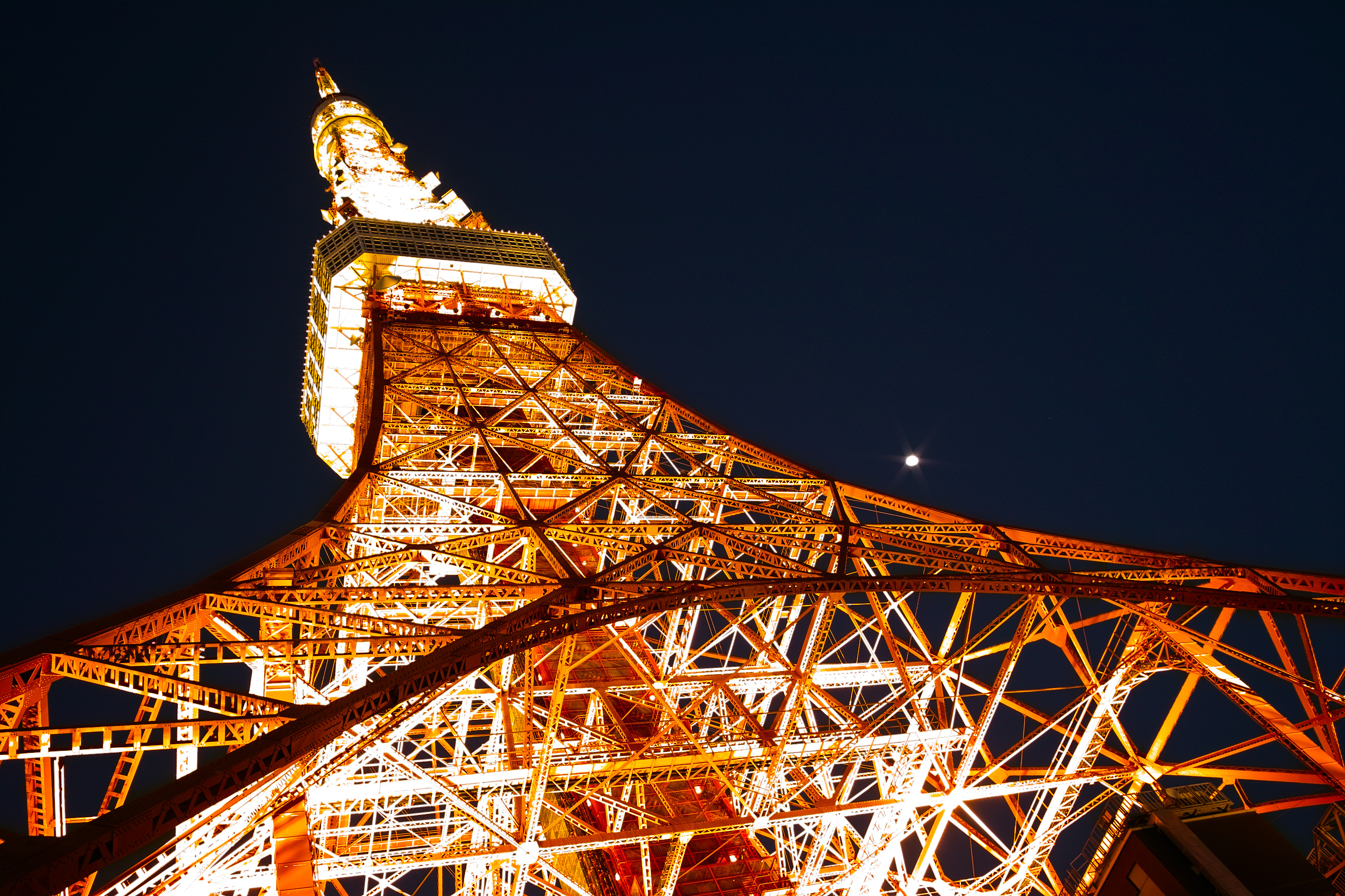 <b>DP1x / 約2.5MB / 2,640×1,760 / 1.0秒 / F5.6 / +0.3EV / ISO50 / 16.6mm</b>