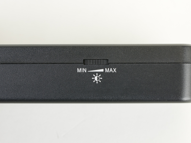 <b>ブライトネス調整ダイヤル</b>