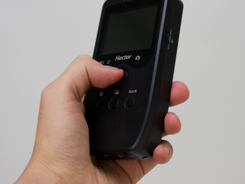 <b>厚みがあるので、掴むようには持ちづらい</b>