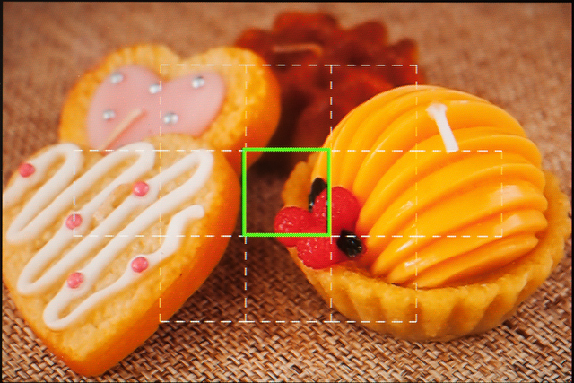 <b>AFは11点のコントラスト検出AF。M.ZUIKO DIGITAL 14-42mm F3.5-5.6 IIとの組み合わせだと静かで速くて迷いも少ない</b>