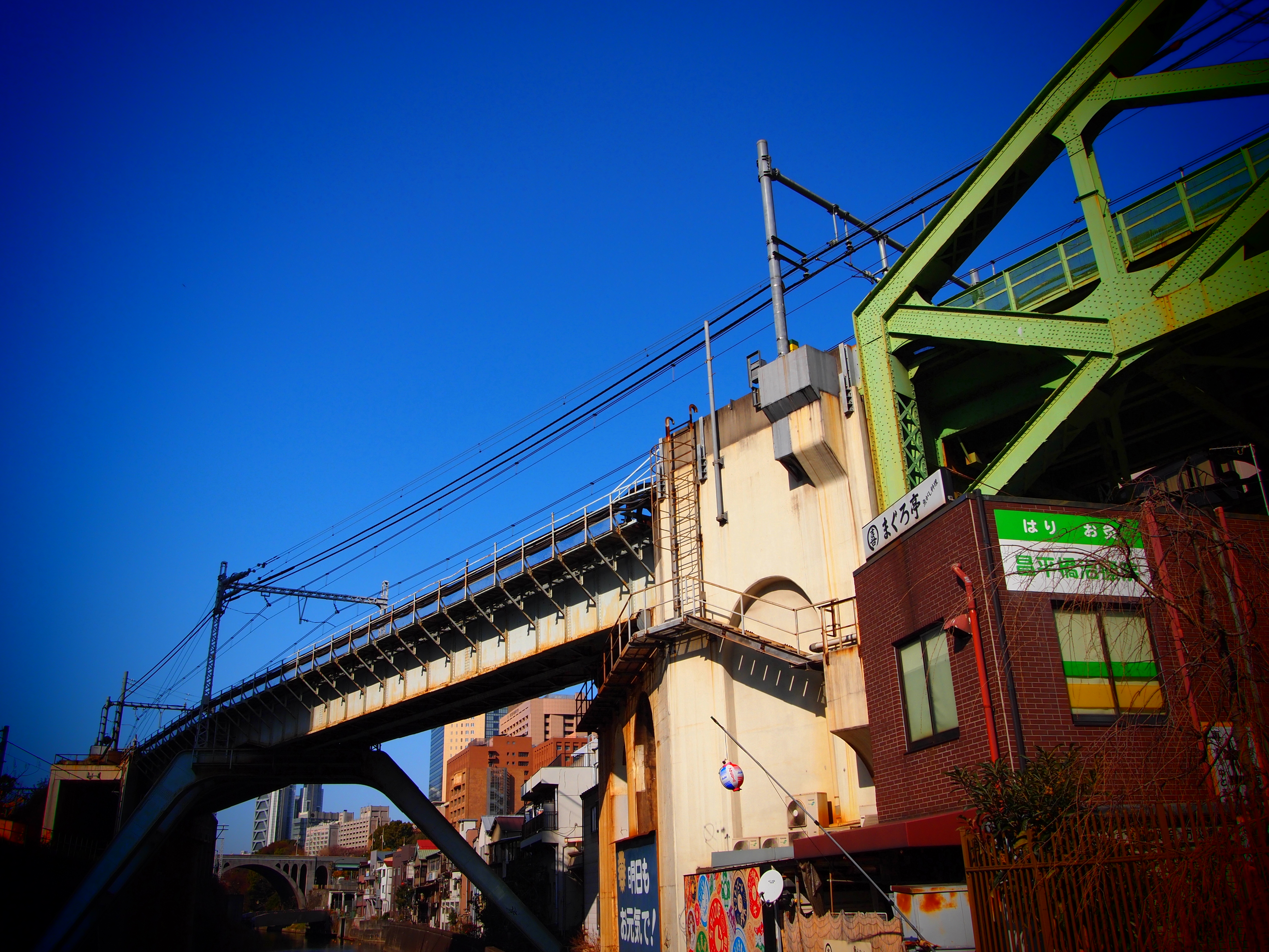 <b>ピクチャーモード:ポップアート I/ピンホール効果<br>E-PL2 / M.ZUIKO DIGITAL 14-42mm F3.5-5.6 II / 4,032×3,024 / 1/1,000秒 / F7.1 / -0.3EV / ISO200 / WB:太陽光 / 14mm</b>