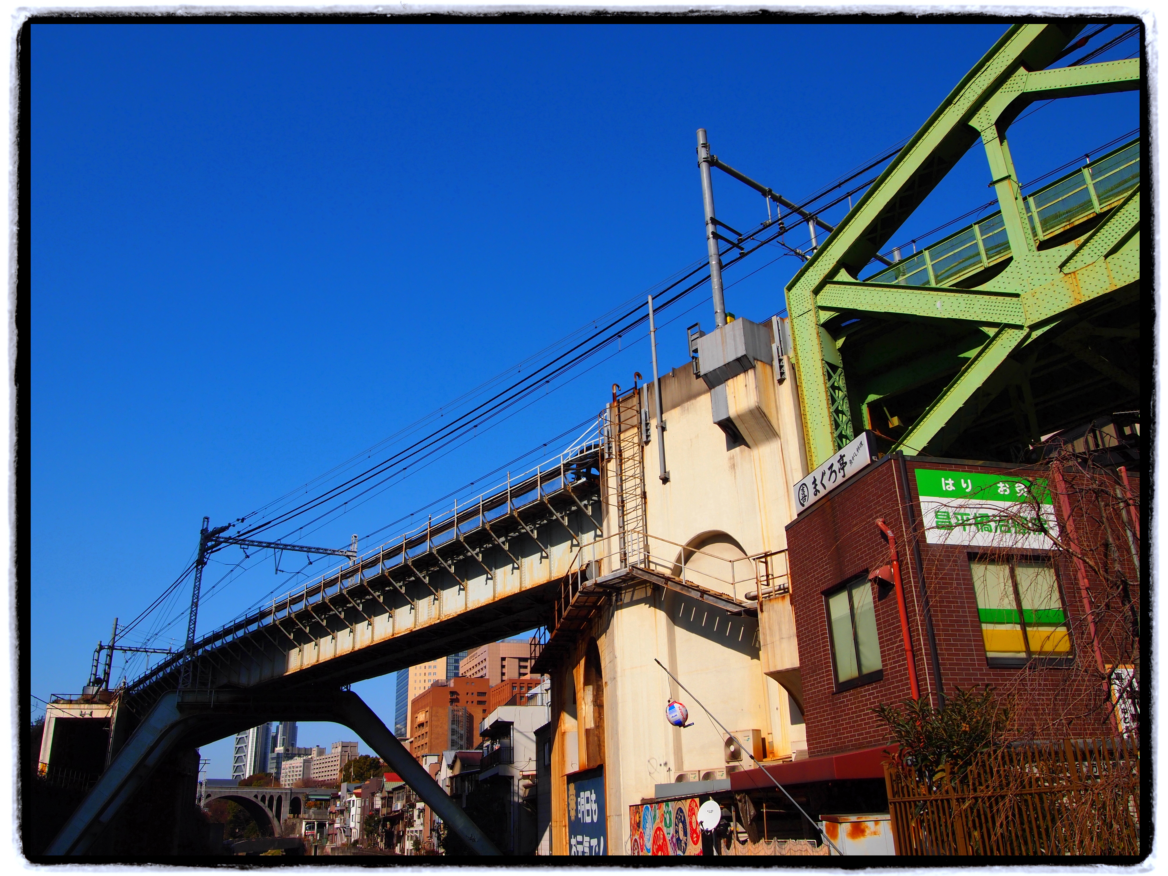 <b>ピクチャーモード:ポップアート I/アートフレーム効果<br>E-PL2 / M.ZUIKO DIGITAL 14-42mm F3.5-5.6 II / 4,032×3,024 / 1/1,250秒 / F7.1 / -0.3EV / ISO200 / WB:太陽光 / 14mm</b>